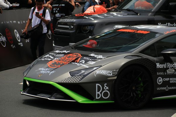 Quels sont les avantages des systèmes de freinage régénératif pour les véhicules électriques en milieu urbain?